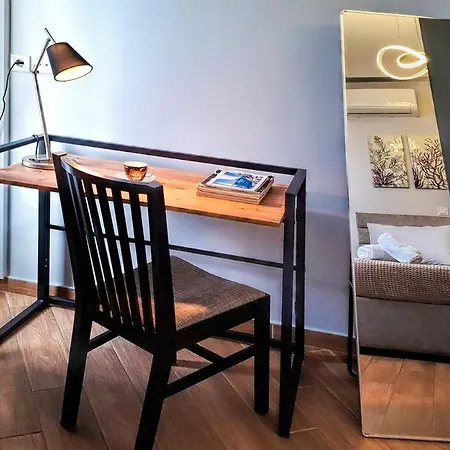 Chic New With Acropolis View In Monastiraki *